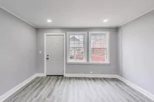 3 S Calumet Ave, Aurora, IL 60506 - Photo 9