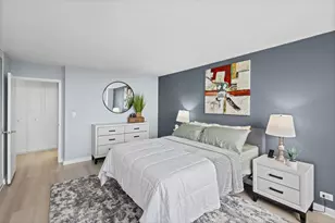4250 N Marine Dr, Chicago, IL 60613 - Photo 11