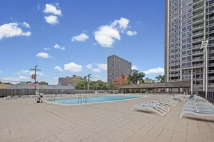 4250 N Marine Dr, Chicago, IL 60613 - Photo 13