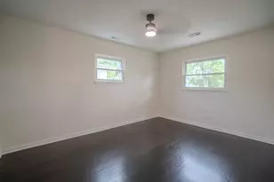 291 Division St, Melrose Park, IL 60160 - Photo 13