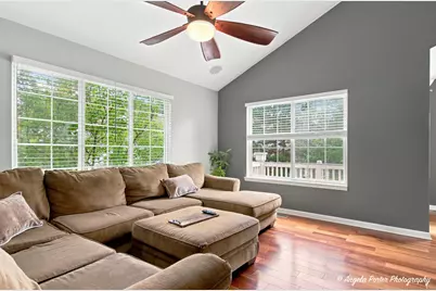 649 S Parkside Drive, Round Lake, IL 60073 - Photo 5