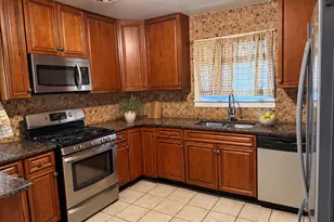 9409 Linder Ave, Skokie, IL 60077 - Photo 11