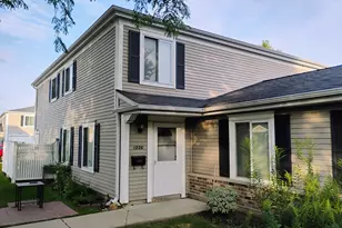 1226 Cove Dr, Prospect Heights, IL 60070 - Photo 1