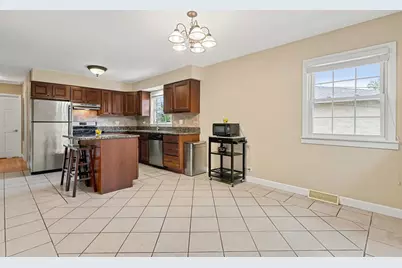5705 W Maple Avenue, Berkeley, IL 60163 - Photo 5