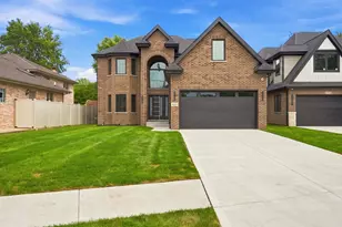 9235 Crescent Ct, Oak Lawn, IL 60453 - Photo 1
