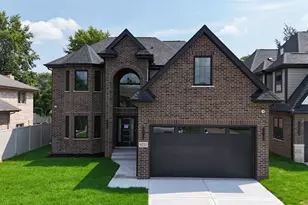 9233 Crescent Ct, Oak Lawn, IL 60453 - Photo 3