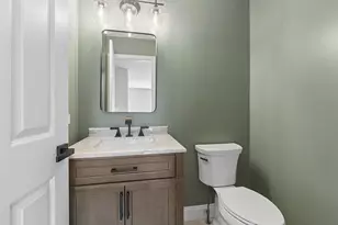 5000 Vernon Park Pl, Lisle, IL 60532 - Photo 17