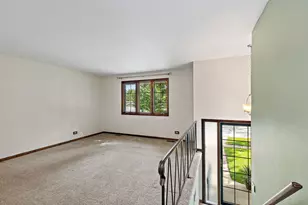 1804 Syracuse Ln, Schaumburg, IL 60193 - Photo 5