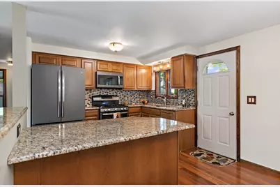 1804 Syracuse Lane, Schaumburg, IL 60193 - Photo 9
