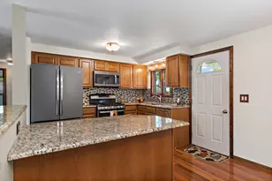 1804 Syracuse Ln, Schaumburg, IL 60193 - Photo 9