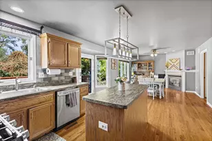 307 Cass St, Lemont, IL 60439 - Photo 5