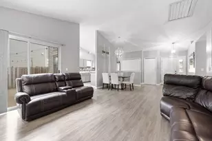 409 Vana Dr, Carpentersville, IL 60110 - Photo 5