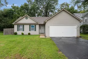 409 Vana Dr, Carpentersville, IL 60110 - Photo 1