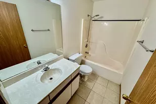 1383 Moluf St, Dekalb, IL 60115 - Photo 7