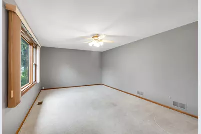 18207 W Big Oaks Road, Grayslake, IL 60030 - Photo 3