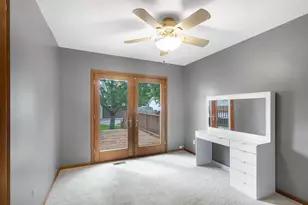 18207 W Big Oaks Rd, Grayslake, IL 60030 - Photo 11