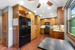 18207 W Big Oaks Rd, Grayslake, IL 60030 - Photo 5