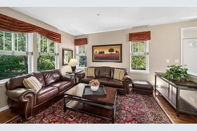 203 Tanglewood Drive, Glen Ellyn, IL 60137 - Photo 3