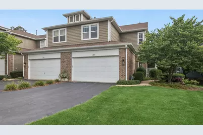 203 Tanglewood Drive, Glen Ellyn, IL 60137 - Photo 1