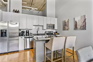 758 N Larrabee St, Chicago, IL 60654 - Photo 3