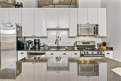 758 N Larrabee Street #305, Chicago, IL 60654 - Photo 5