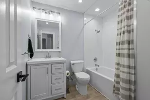 575 Gateshead Ave N, Elk Grove Village, IL 60007 - Photo 17
