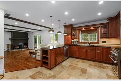 575 Gateshead Avenue N, Elk Grove Village, IL 60007 - Photo 11