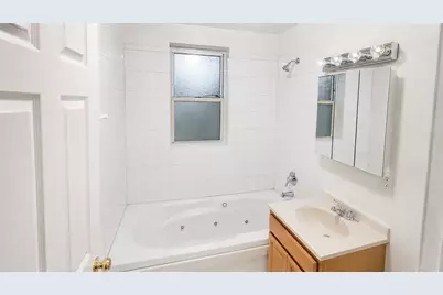 6452 N Bell Avenue #1, Chicago, IL 60645 - Photo 5