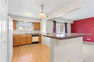 18302 Robin Ln, Homewood, IL 60430 - Photo 7