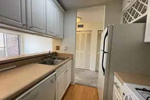 1912 Prairie Square, Schaumburg, IL 60173 - Photo 7
