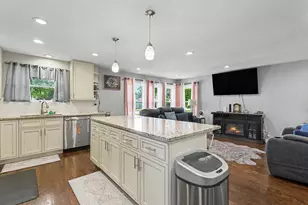 908 E 159th Pl, South Holland, IL 60473 - Photo 5