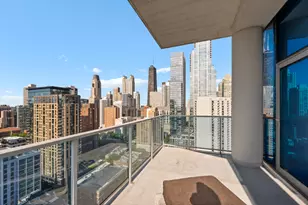 110 W Superior St, Chicago, IL 60654 - Photo 41