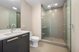 110 W Superior St, Chicago, IL 60654 - Photo 27