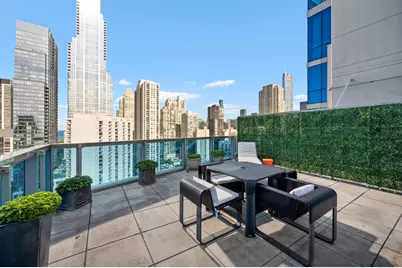 110 W Superior Street #2603, Chicago, IL 60654 - Photo 5