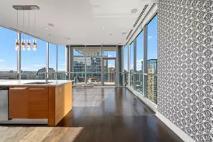 110 W Superior St, Chicago, IL 60654 - Photo 21