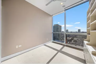 110 W Superior Street #2603, Chicago, IL 60654 - Photo 33