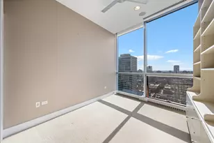 110 W Superior St, Chicago, IL 60654 - Photo 33