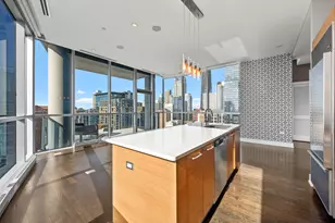 110 W Superior St, Chicago, IL 60654 - Photo 17
