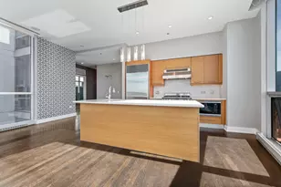 110 W Superior St, Chicago, IL 60654 - Photo 15