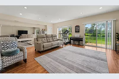 469 Bay Tree Circle, Vernon Hills, IL 60061 - Photo 5