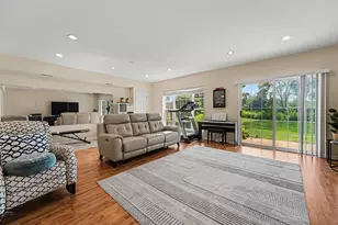 469 Bay Tree Cir, Vernon Hills, IL 60061 - Photo 5
