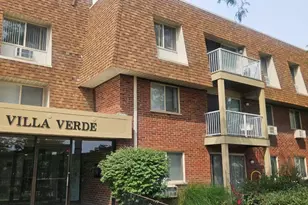 1 Villa Verde Dr, Buffalo Grove, IL 60089 - Photo 1