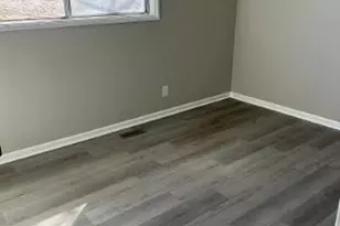 204 S Bartlett Rd, Streamwood, IL 60107 - Photo 5