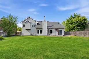 1885 Eastman Ln, Hanover Park, IL 60133 - Photo 27