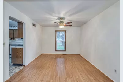 1602 Larson Avenue, Saint Charles, IL 60174 - Photo 7