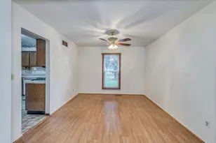 1602 Larson Ave, Saint Charles, IL 60174 - Photo 7