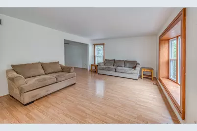 1602 Larson Avenue, Saint Charles, IL 60174 - Photo 5