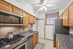 241 Washington Blvd, Oak Park, IL 60302 - Photo 9
