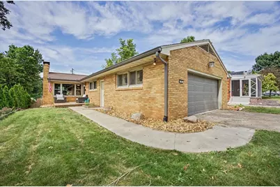 8 Briarwood Avenue, Bloomington, IL 61701 - Photo 3