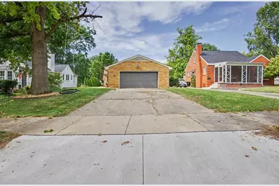 8 Briarwood Avenue, Bloomington, IL 61701 - Photo 5